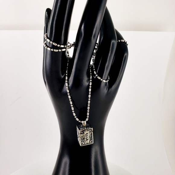 Sterling silver necklace treasure box pendant - Picture 6 of 16